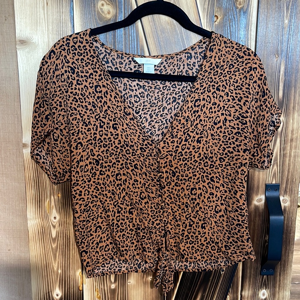 Cute H&M top size 4